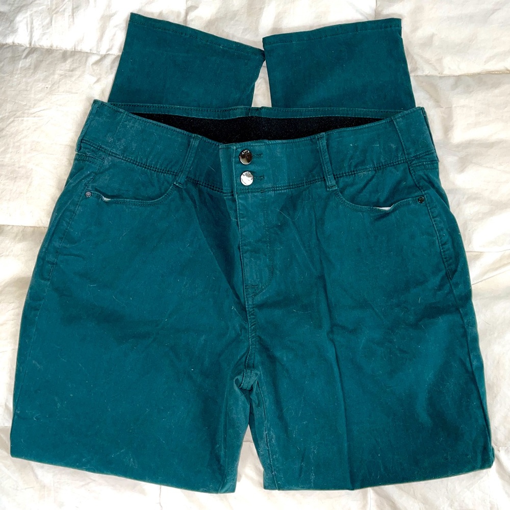 HUNTER GREEN - Women’s Apt.9 Straight Leg Tummy Control Jeans